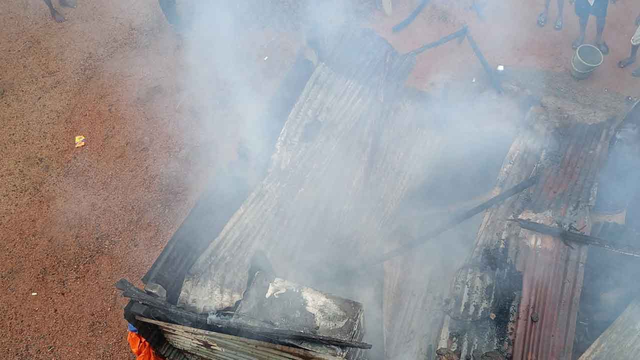 Short circuit | షార్ట్ సర్క్యూట్‌తో ఇల్లు దగ్ధం .. తృటిలో తప్పిన పెను ప్రమాదం