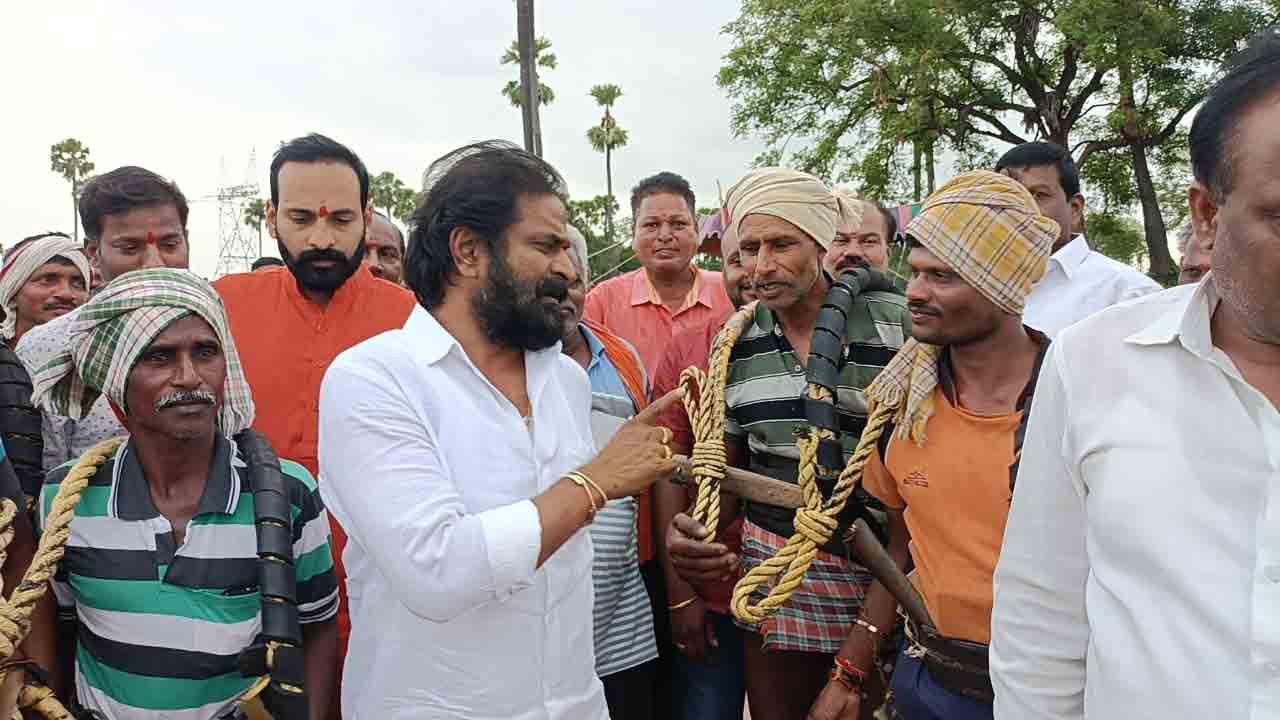 Srinivas Goud1