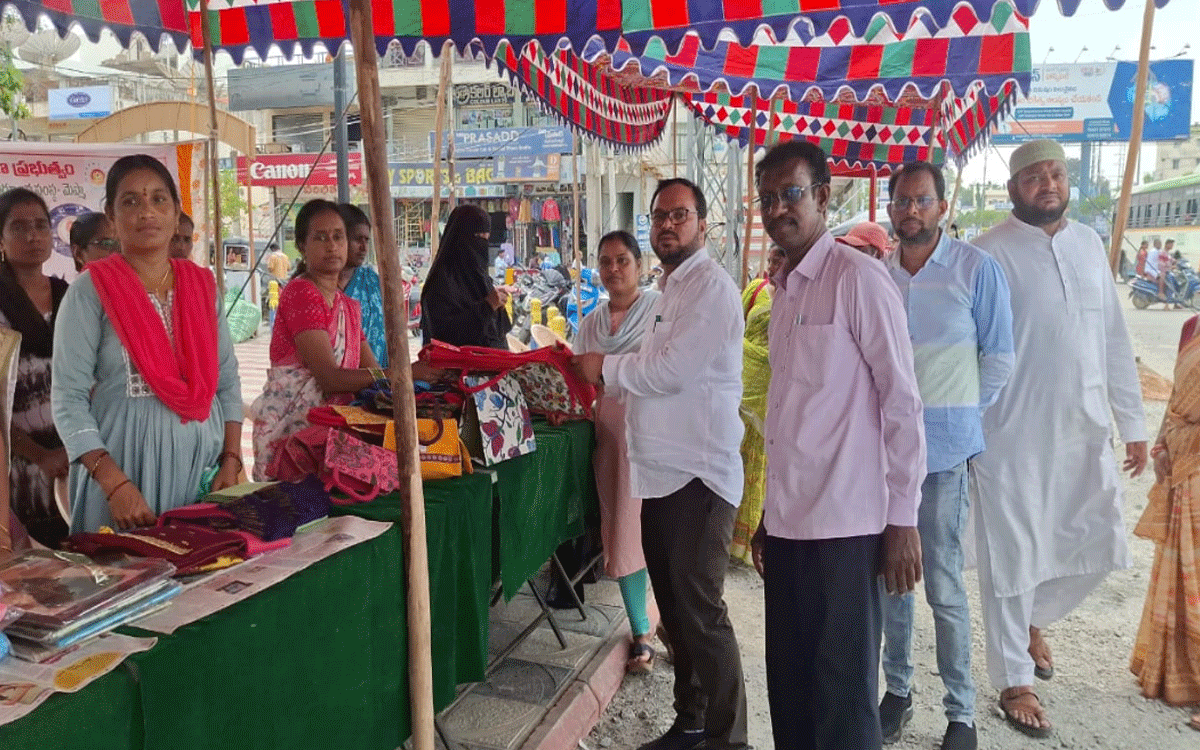 Nilagiri : న‌ల్ల‌గొండ‌ మున్సిపాలిటీ ఆధ్వర్యంలో స్ట్రీట్ ఫుడ్ ఫెస్టివల్‌