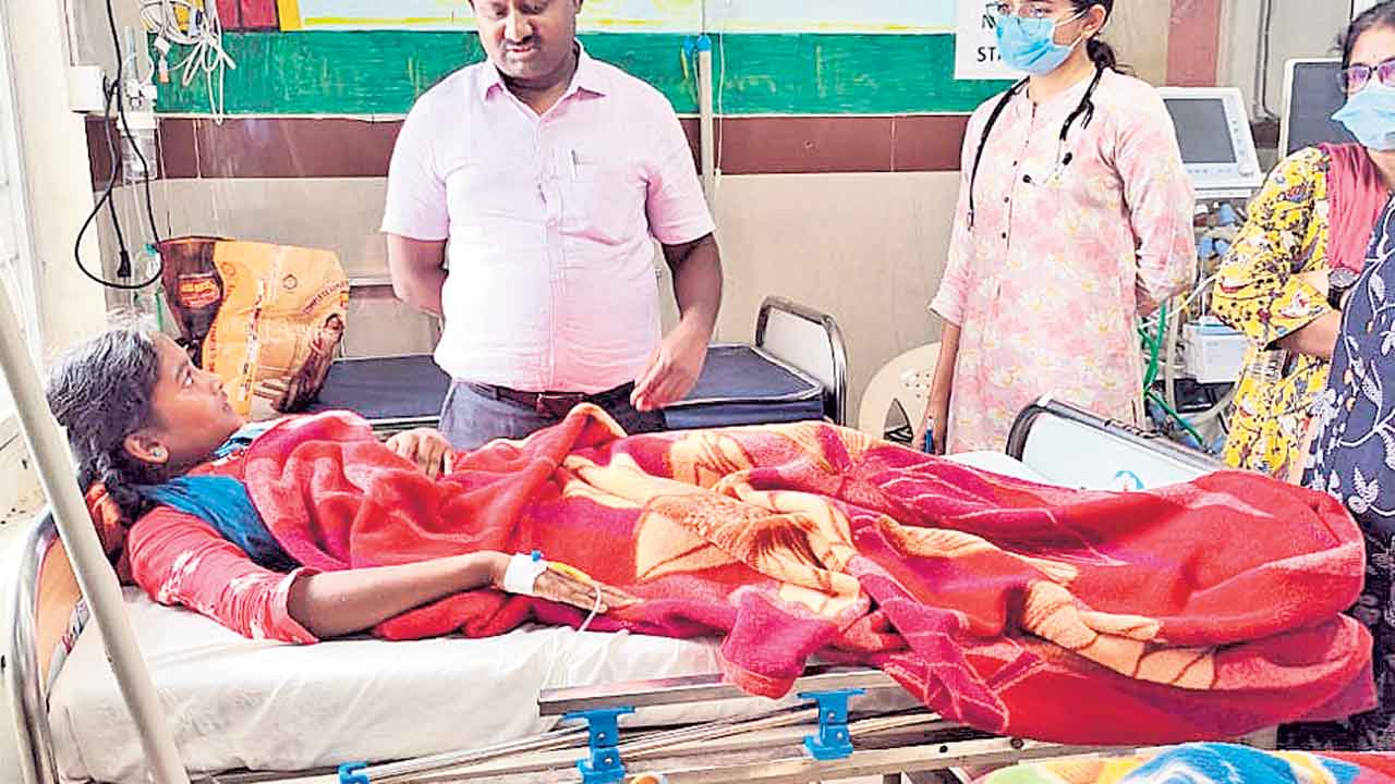 కస్తూర్బా విద్యార్థినులకు అస్వస్థత