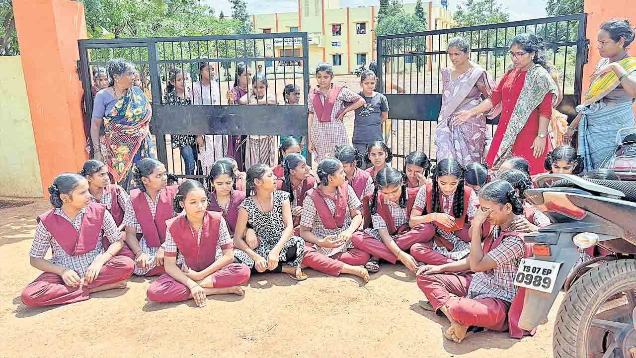 ఏం మారింది, విద్యా సంవత్సరం తప్ప?