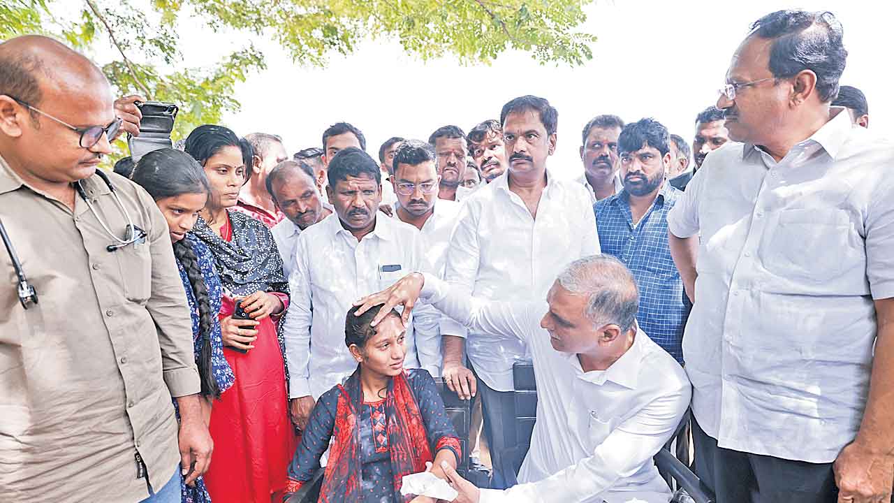 మరో ముగ్గురు విద్యార్థినులకు అస్వస్థత.. ప్రభుత్వ నిర్లక్ష్యమే కారణం: మర్రి జనార్దన్‌రెడ్డి