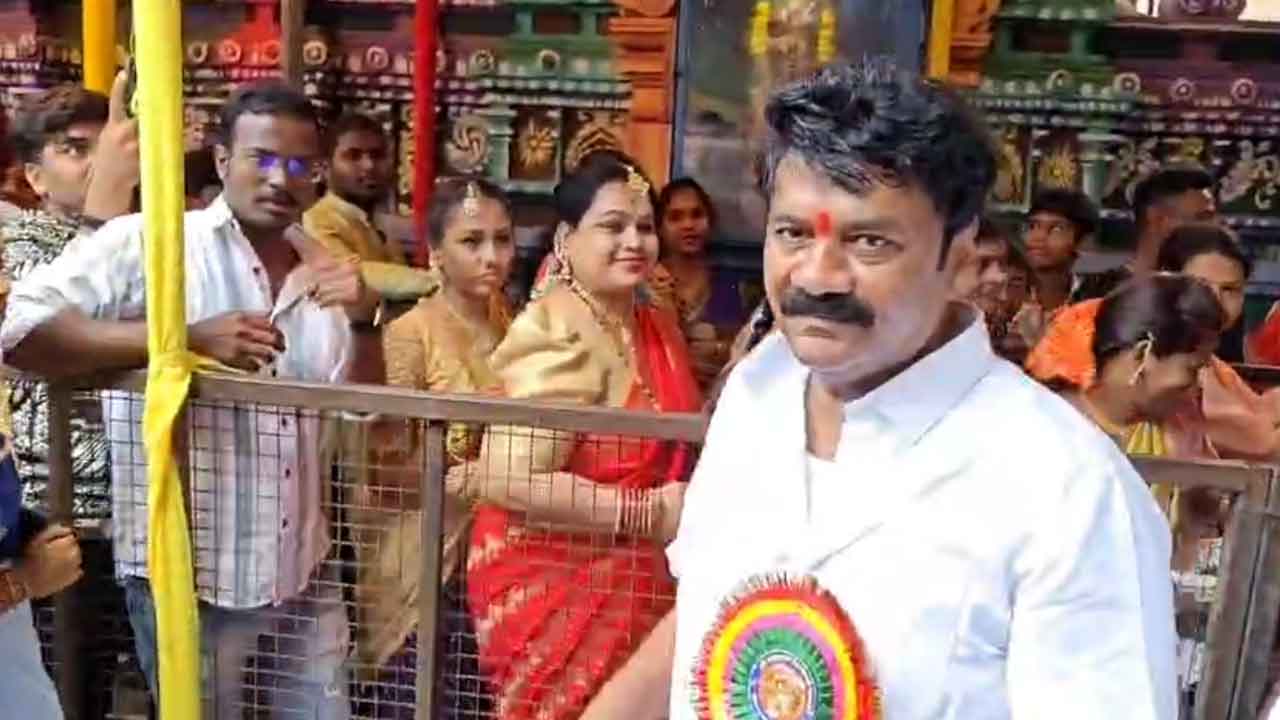 MLA Talasani | ఉజ్జయిని మహంకాళి అమ్మవారిని దర్శించుకున్న ఎమ్మెల్యే తలసాని