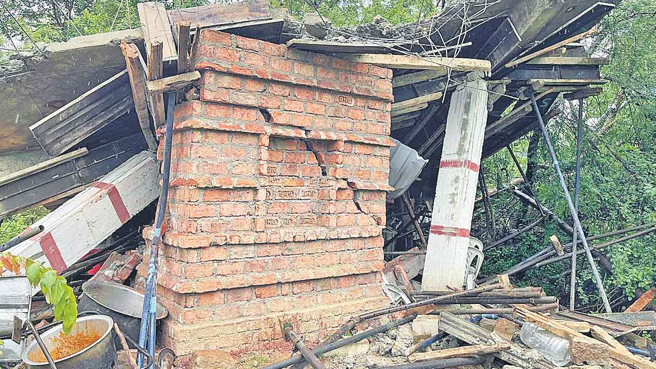 భూమి కబ్జా కోసం గుడినే కూల్చేశారు