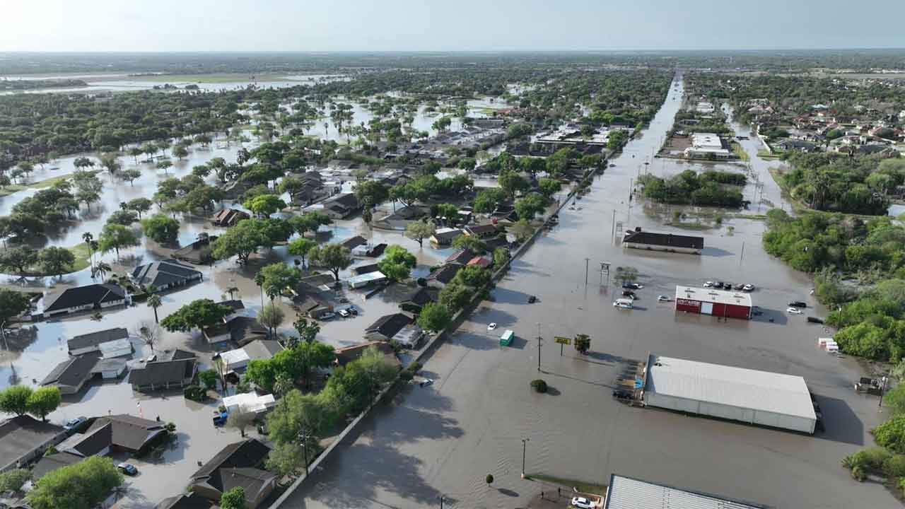 టెక్సాస్‌ వరదల్లో 24 మంది మృతి