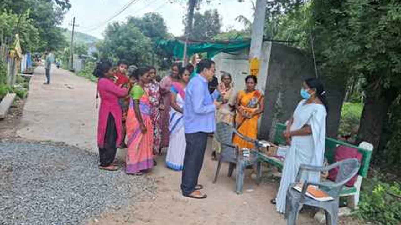 Thandur | సీజనల్ వ్యాధుల నివారణకు చర్యలు తీసుకోవాలి : సుధాకర్ నాయక్