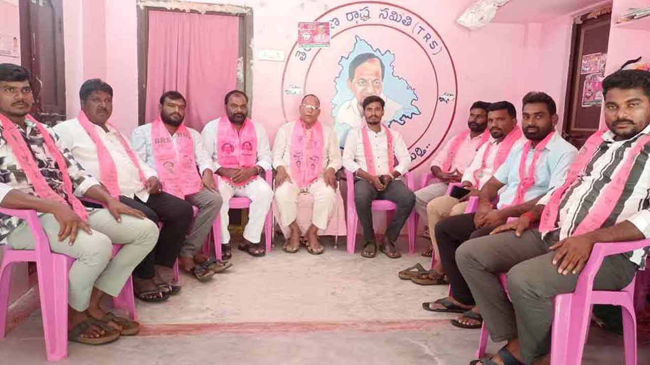 Gadari Kishore | మాజీ ఎమ్మెల్యే గాదరి కిశోర్ పై ఆరోపణలు ఖండిస్తున్నాం: తాటికొండ సీతయ్య