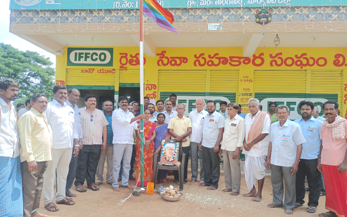 Thungathurthy : సహకార సంఘాల ఏర్పాటుతో అందుబాటులోకి రుణాలు : గుడిపాటి సైదులు