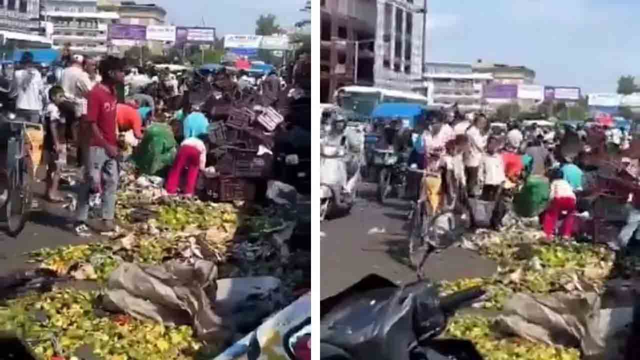 Mango Truck | బోల్తాపడిన మామిడిపండ్ల లారీ.. సంచులు, బస్తాలతో ఎగబడిన జనం