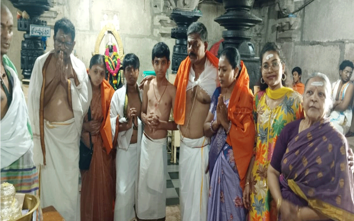 Achampeta Rural : ఉమామహేశ్వర స్వామి ఆలయంలో నిత్యాన్న‌దానానికి విరాళం