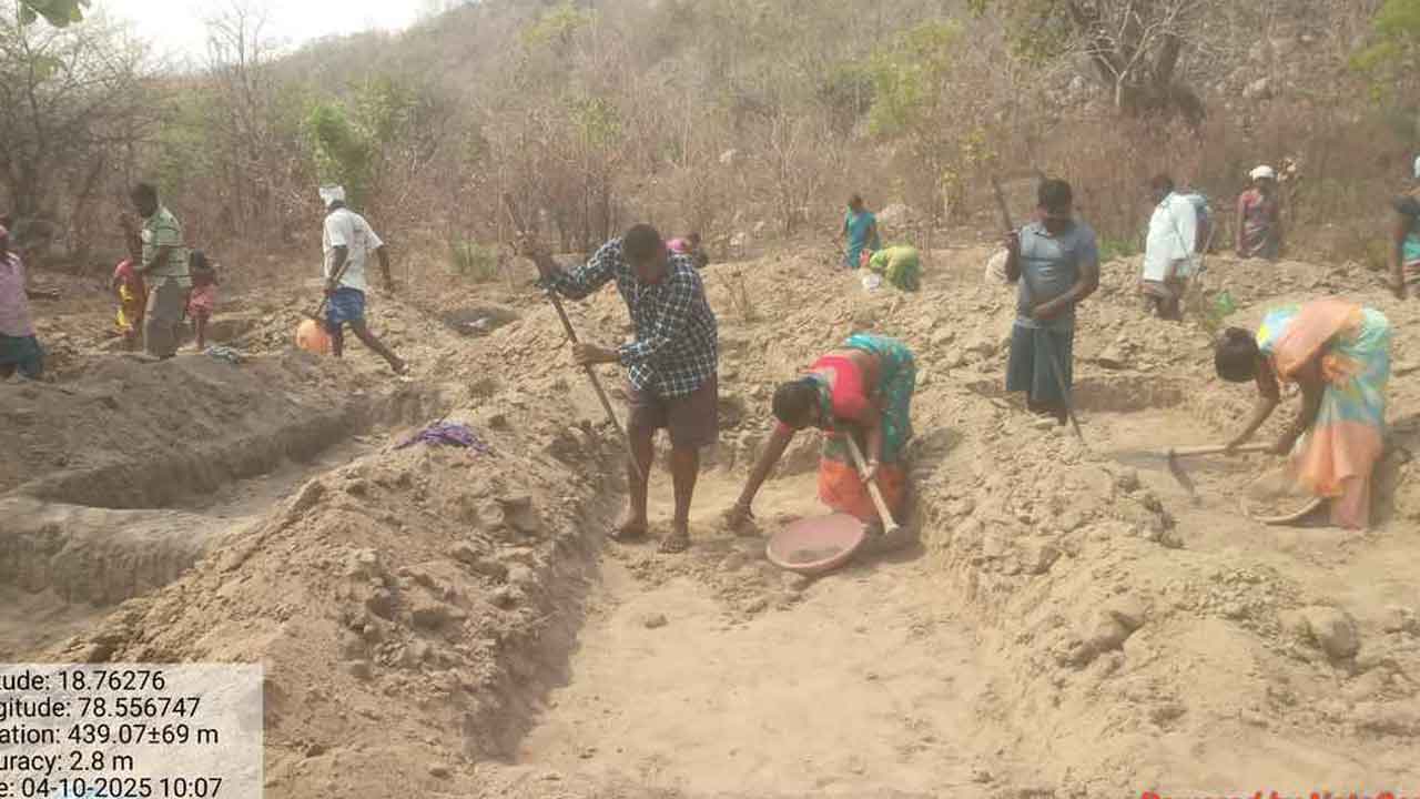 Korutla | జీతాలు రాక, జీవితాలు సాగక.. అప్పుల పాలవుతున్న ఉపాధి హామీ సిబ్బంది