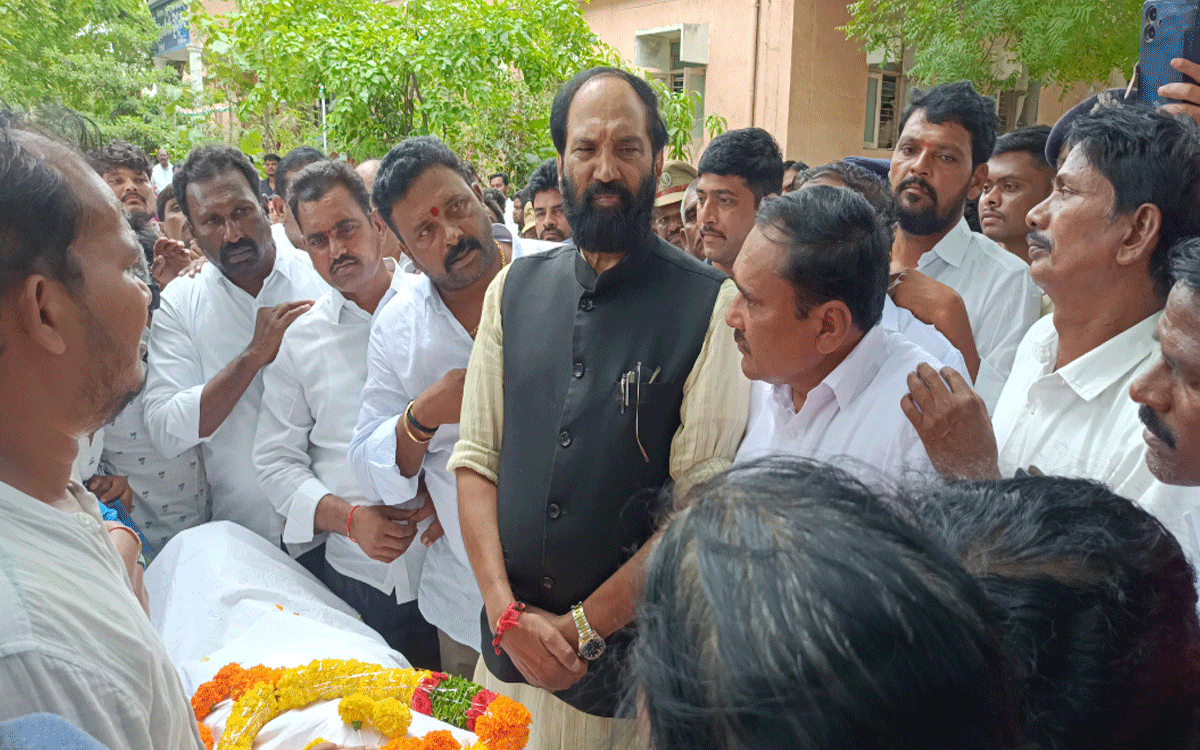 Nakrekal : కుర్రి శ్రీ‌ను కుటుంబానికి అండ‌గా ఉంటాం : మంత్రి ఉత్త‌మ్‌