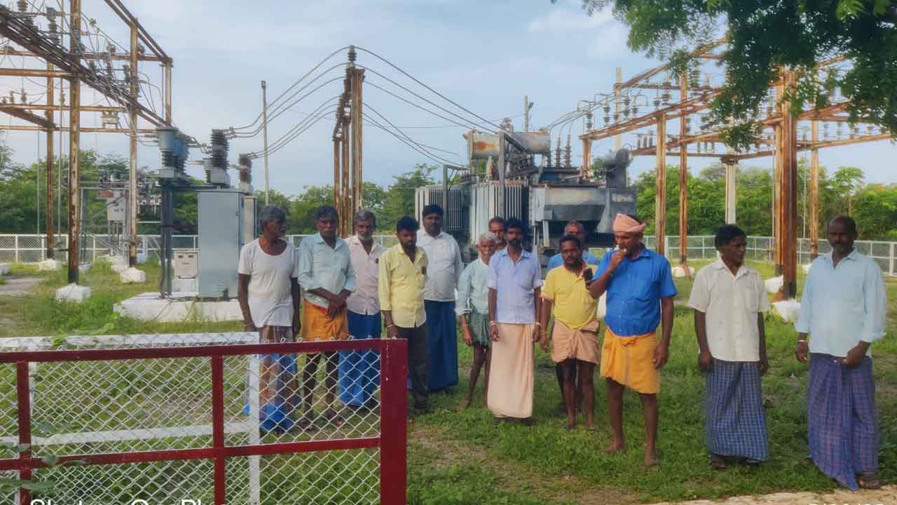 Palakurthi | విద్యుత్ అంతరాయాన్ని నిరసిస్తూ వల్మిడిలో రైతుల నిరసన