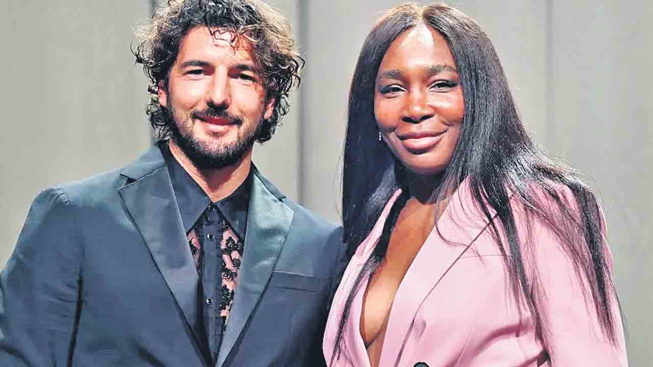 అండ్రియాతో వీనస్‌ నిశ్చితార్థం