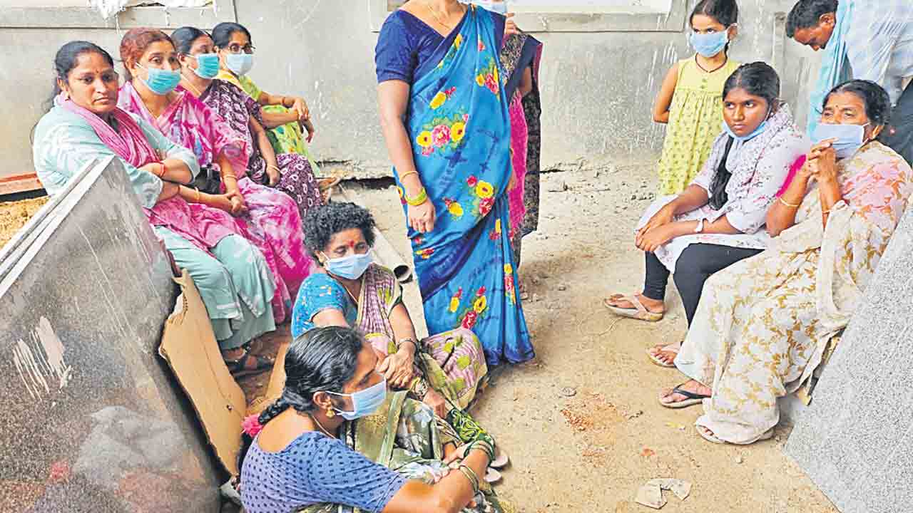 పెరుగుతున్న మృతుల సంఖ్య