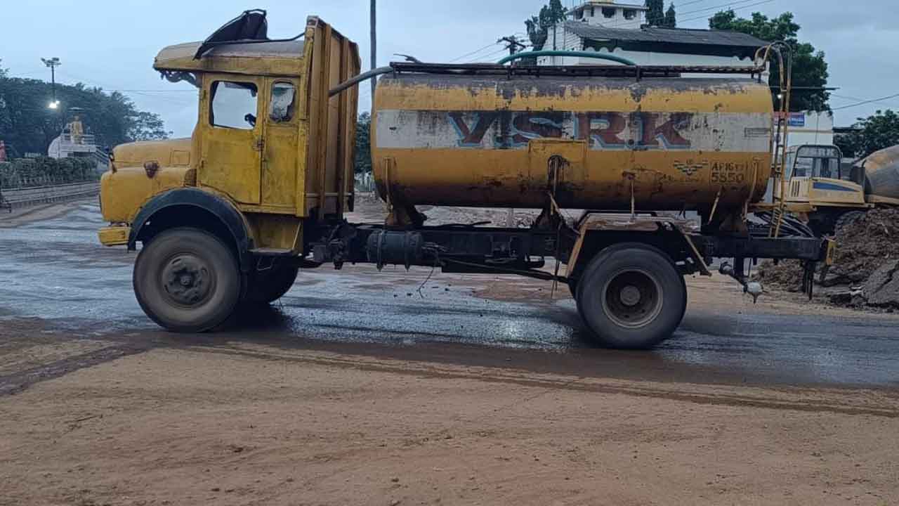 మంత్రి వస్తున్నారని మమ!