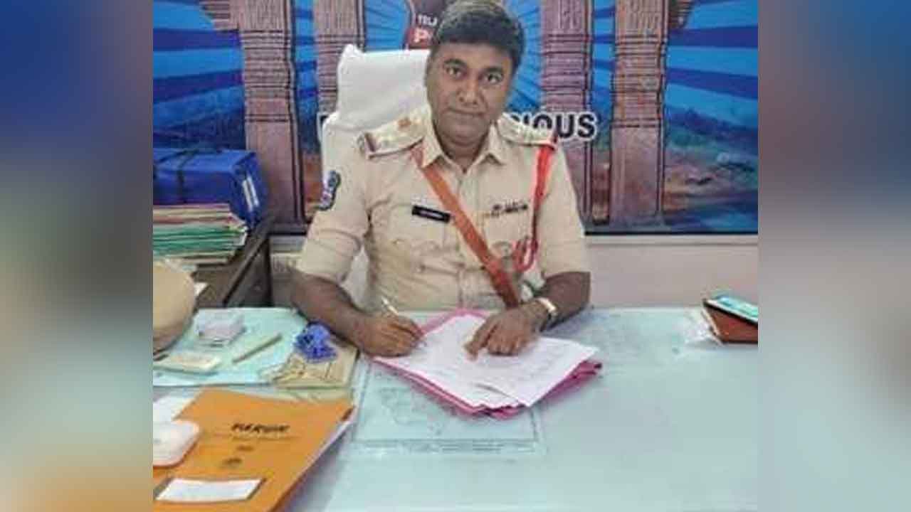 Warangal | ఉత్కృష్ట అవార్డుకు ఎంపికైన ఇంతేజార్‌గంజ్‌ ఇన్‌స్పెక్టర్‌ ఎం.ఏ షుకుర్కి