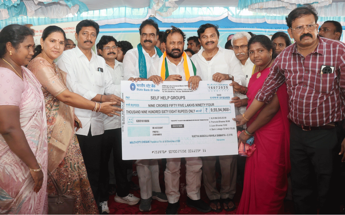 Karepalli : వైరాలో ఘనంగా ఇందిరా మహిళా శక్తి సంబరాలు