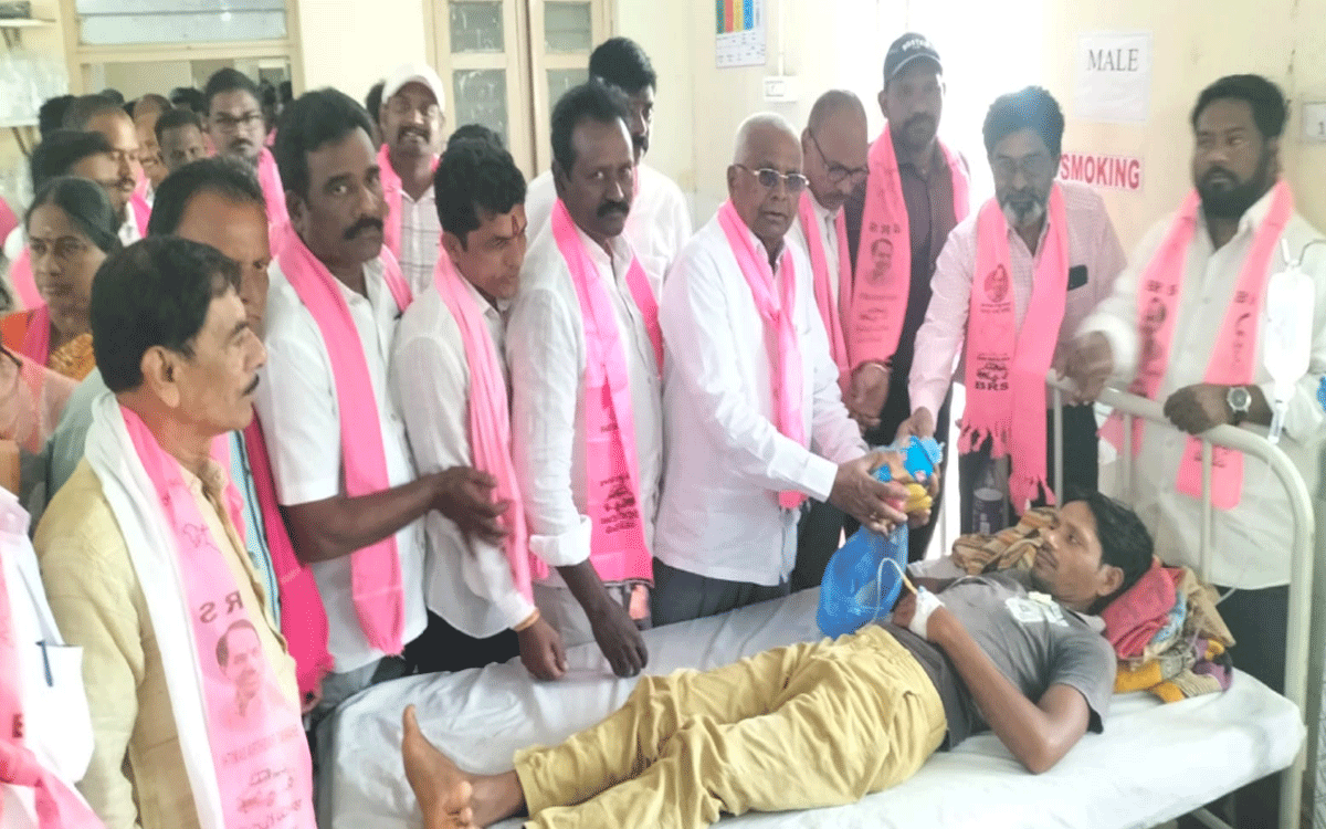 Yellandu : ఇల్లెందులో ఘనంగా కేటీఆర్ జన్మదిన వేడుకలు