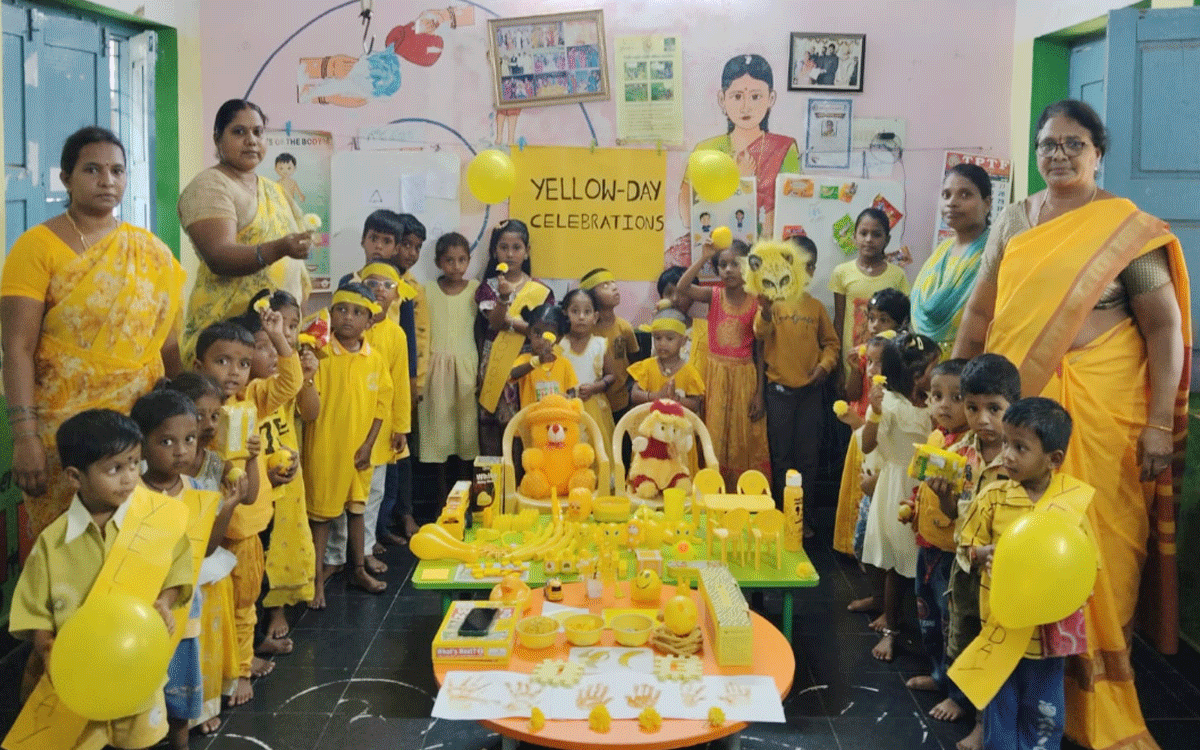 Khammam Rural : అంగన్‌వాడీ కేంద్రంలో ఎల్లో డే వేడుకలు