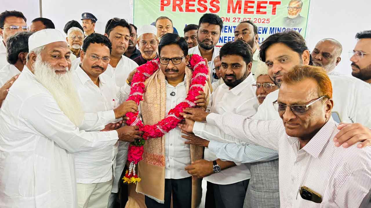 MLA Yennam Srinivas Reddy | విద్యార్థుల భవిష్యత్తే లక్ష్యంగా పనిచేయాలి : ఎమ్మెల్యే  యెన్నం శ్రీనివాస్ రెడ్డి