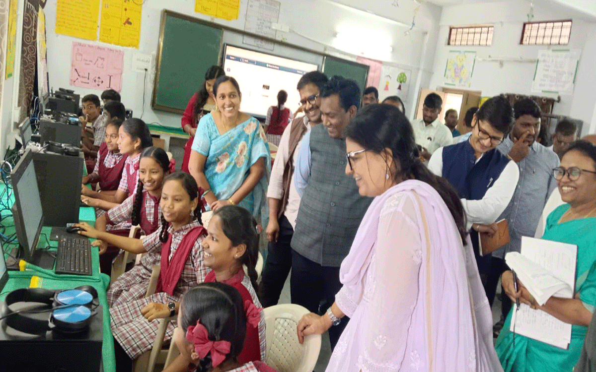 Karepalli : ప్రిన్సిపల్ సెక్ర‌ట‌రీ యోగితా రాణా కారేపల్లి మోడల్ స్కూల్ సంద‌ర్శ‌న