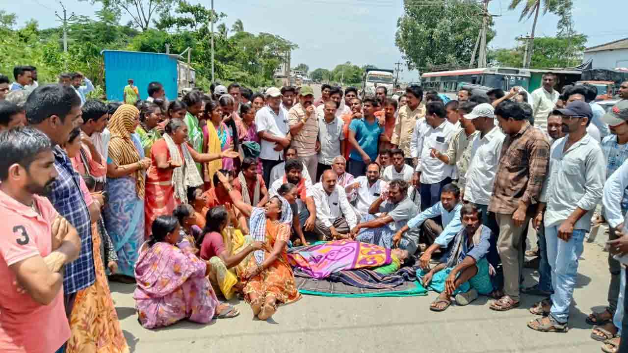 హైటెన్షన్‌ వైర్లు తగిలి మహిళ దుర్మరణం