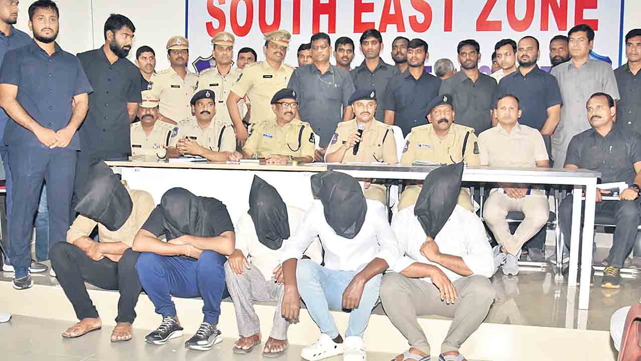 ఆర్థిక, వివాహేతర సంబంధంతోనే హత్య