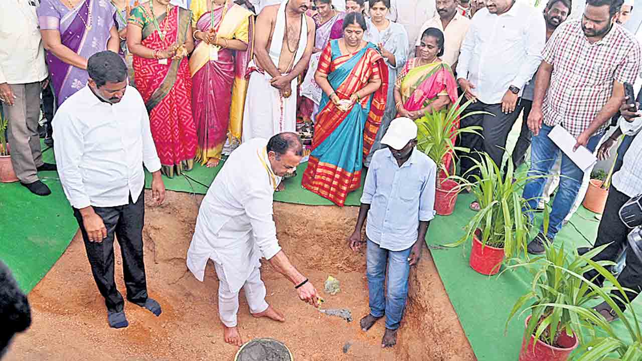 ఉత్తమ విద్యనందించడమే ప్రభుత్వ లక్ష్యం.. రోడ్లు, భవనాల శాఖమంత్రి కోమటిరెడ్డి వెంకటరెడ్డి