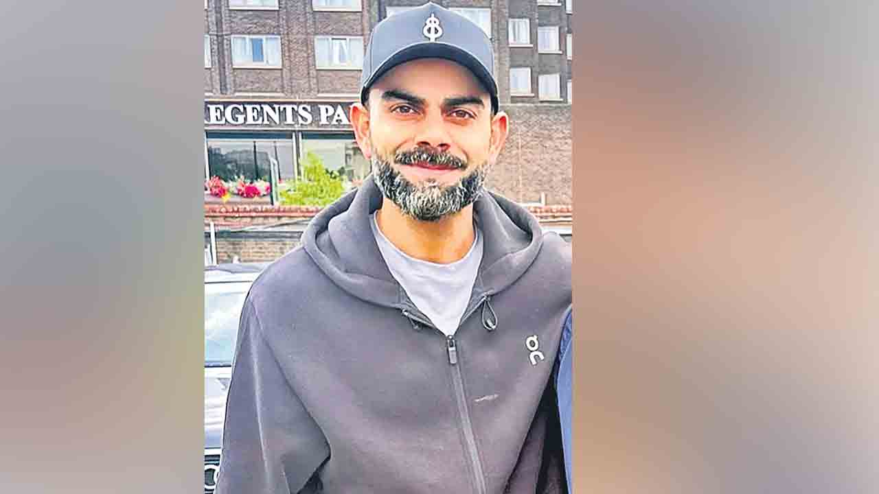 విరుష్క వివాహ వార్షికోత్సవానికి స్నేక్‌ డిన్నర్‌!