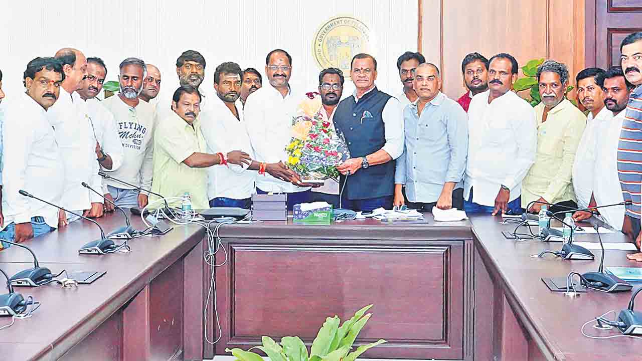 సమస్యల పరిష్కారానికి కమిటీ.. షూటింగ్స్‌ నిలిపివేత సరికాదు : మంత్రి కోమటిరెడ్డి వెంకట్‌ రెడ్డి