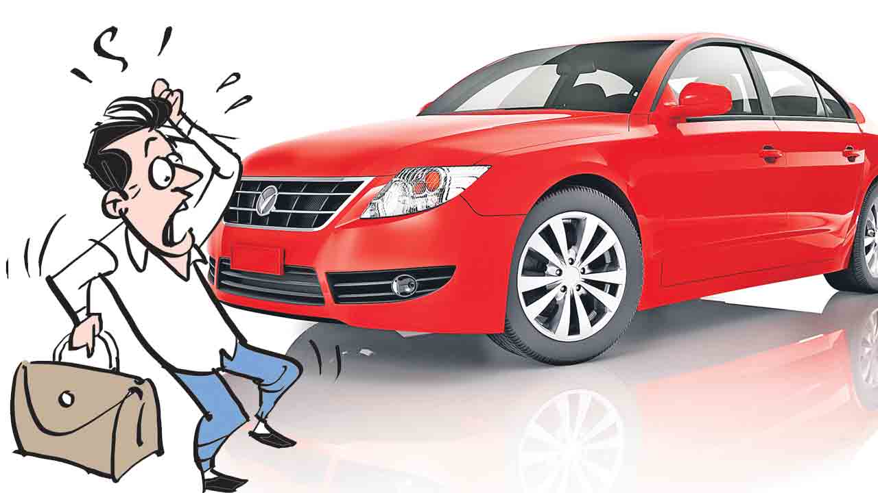 వాహనం బహు భారం.. బైక్‌, కారు కొనాలంటే ఆలోచించాల్సిందే