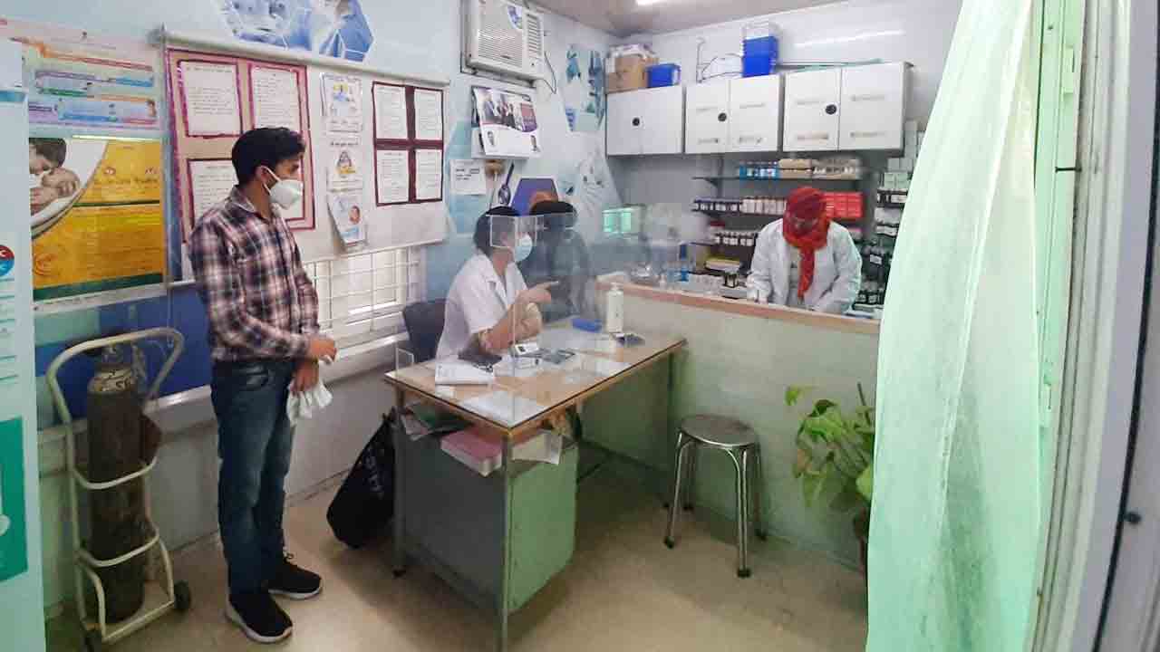 నకిలీ క్లినిక్‌లపై దాడులు