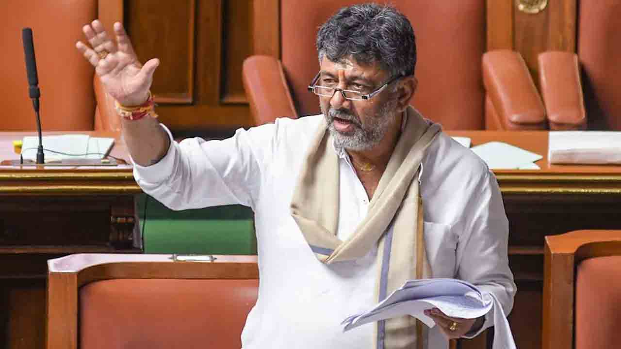 డీకే నోట సంఘ్‌ పాట.. పార్టీ మార్పునకు సంకేతమా?