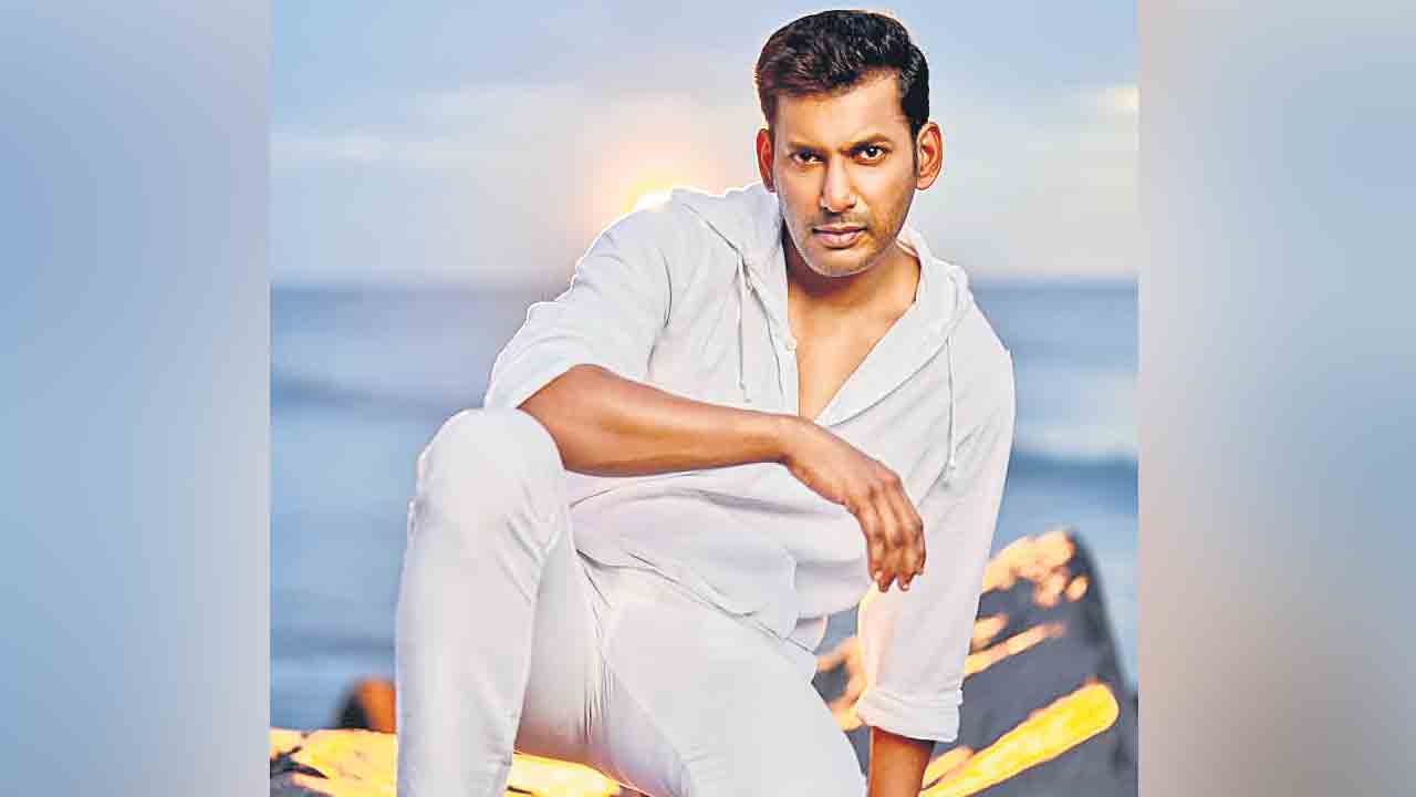 సముద్రం నేపథ్యంలో మాఫియా మకుటం