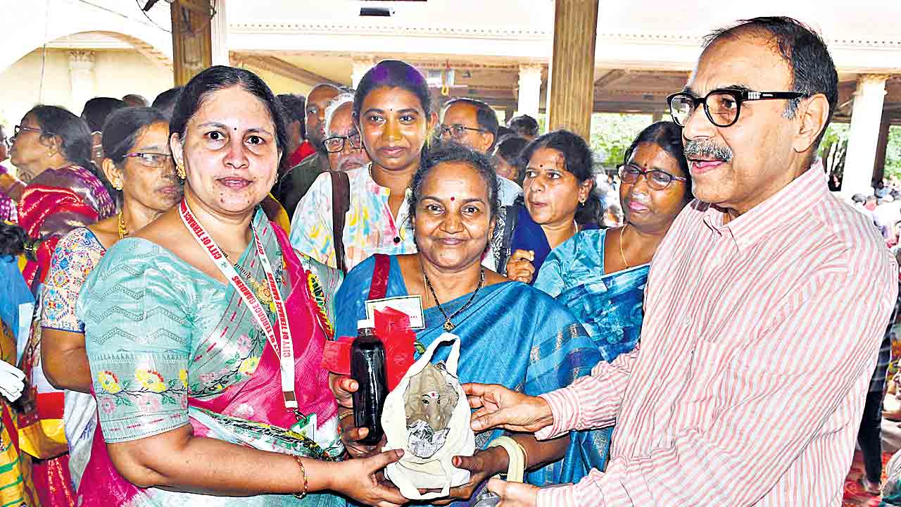 మిద్దె తోటసాగు ఆరోగ్య ప్రదాయిని… ‘సిటీ ఆఫ్‌ టెర్రస్‌ గార్డెన్‌’ వ్యవస్థాపకుడు శ్రీనివాస్‌