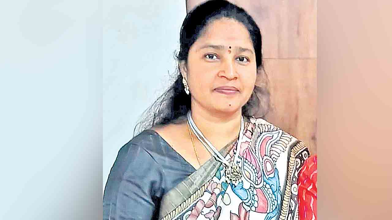 బెస్ట్‌ టీచర్‌ పవిత్ర.. జాతీయ ఉత్తమ ఉపాధ్యాయురాలిగా ఎంపిక