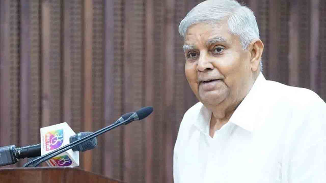 పింఛన్‌ కోసం ధన్‌ఖడ్‌ దరఖాస్తు