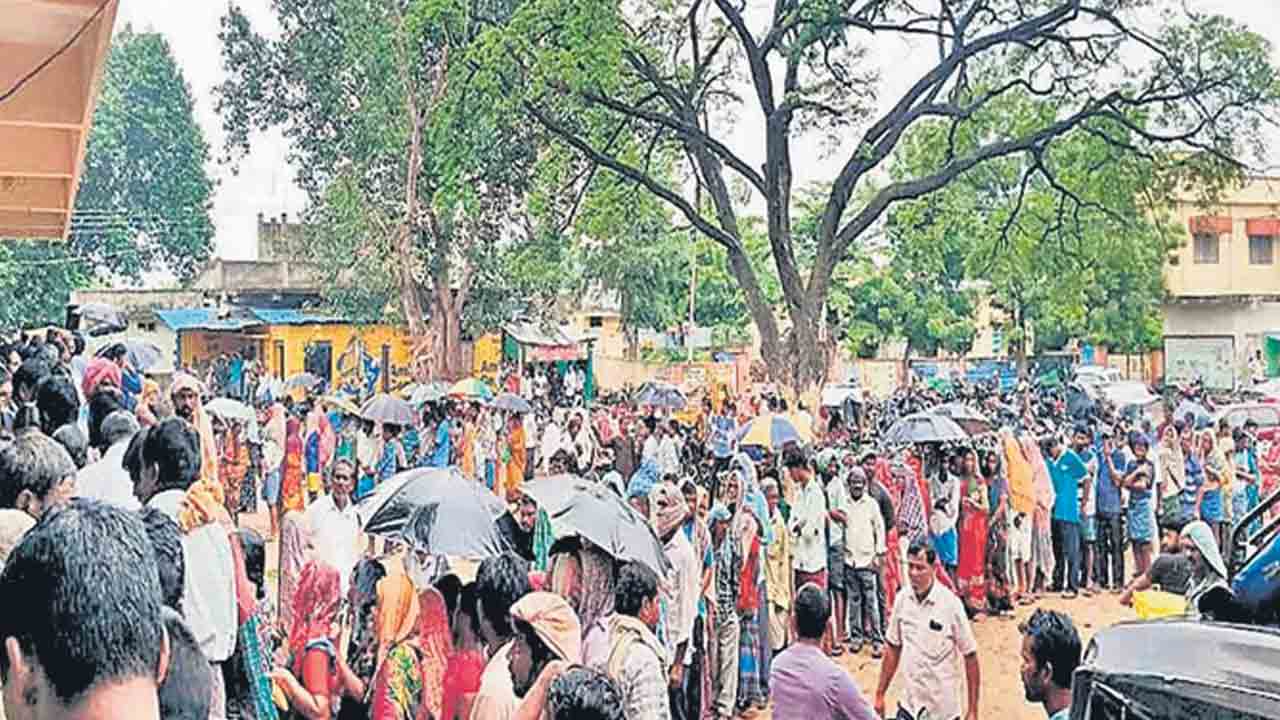 వ్యవసాయం చేసిన మొఖాలేనా?