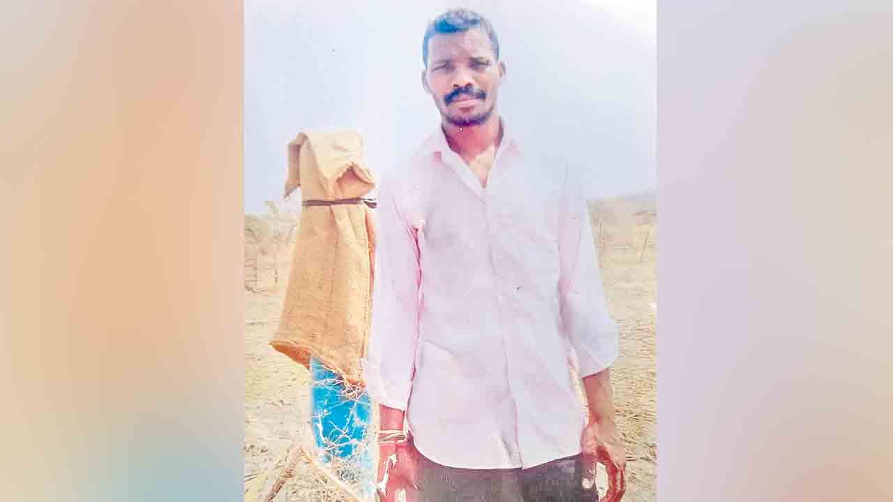 విద్యుదాఘాతంతో రైతు సజీవదహనం