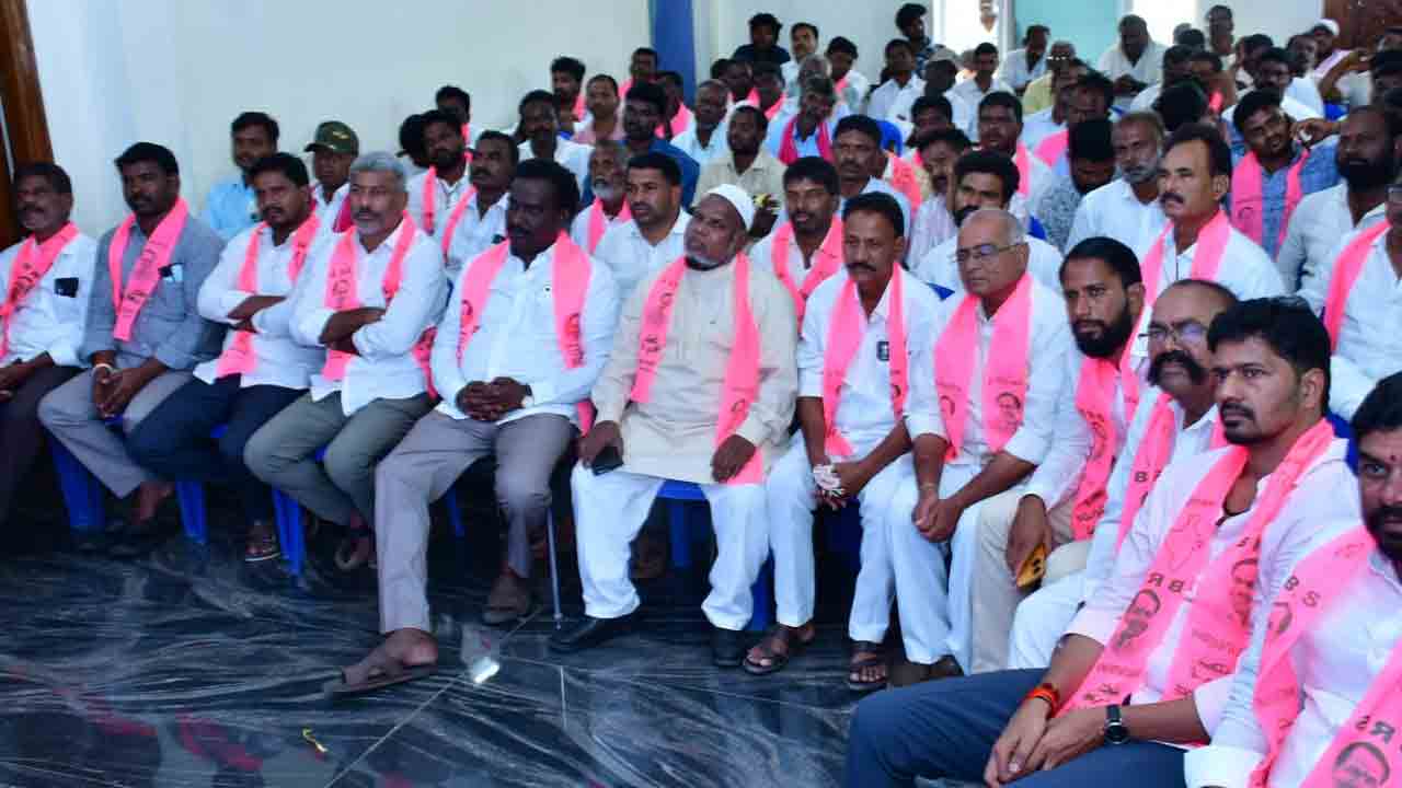 కక్ష సాధింపు చర్యలు.. బీఆర్‌ఎస్‌ నాయకుడు బాసు హన్మంతునాయుడు