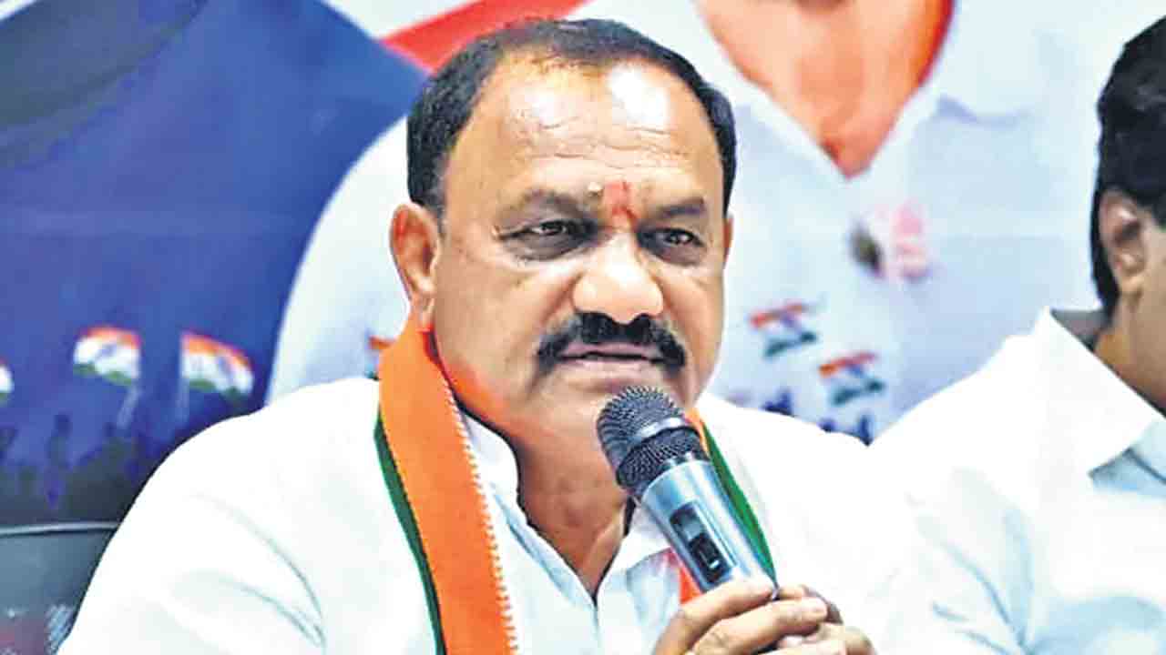 పాదయాత్ర నాది.. మీనాక్షిది కాదు.. వచ్చే టర్మ్‌ బీసీకే సీఎం పదవి: పీసీసీ చీఫ్‌