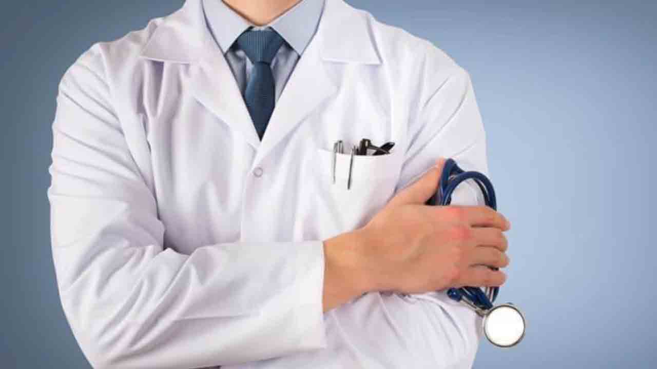 స్పెషలిస్టు డాక్టర్ల భర్తీకి నోటిఫికేషన్‌