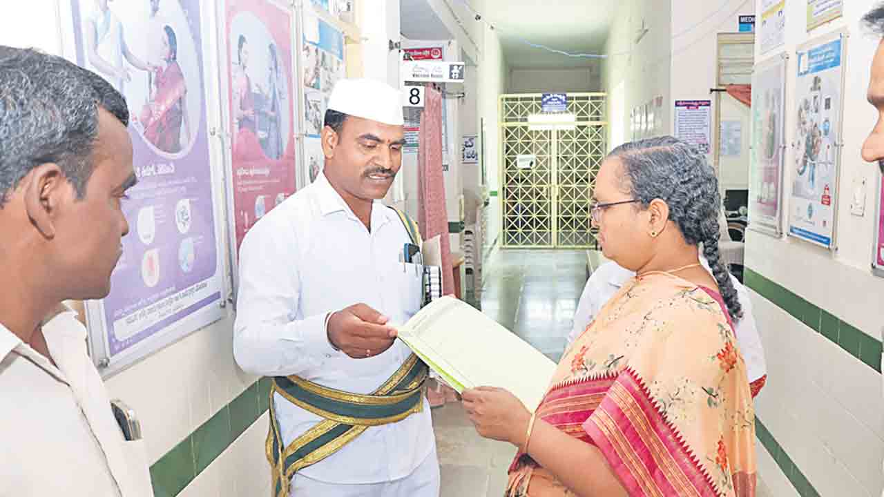 సమయపాలనపాటించాలి