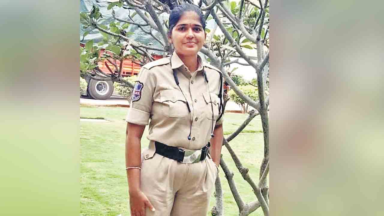 మహిళా కానిస్టేబుల్‌ ఆత్మహత్య