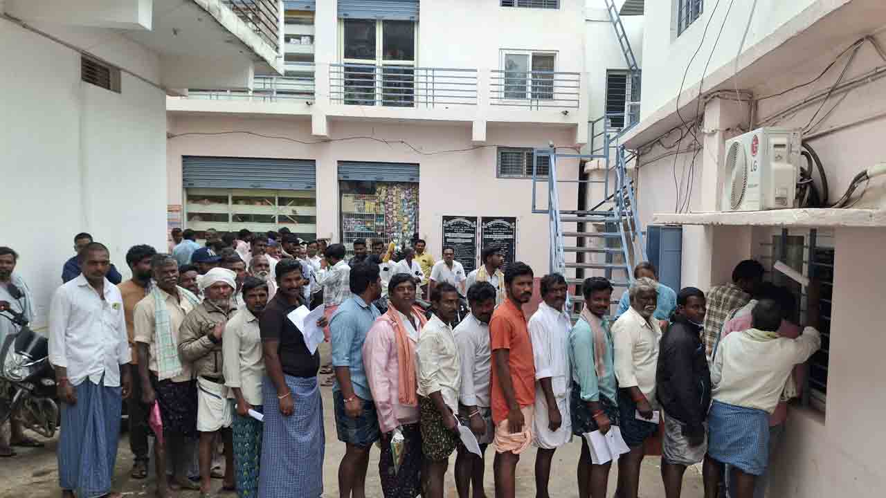 చెప్పుకోలేని వెతలు