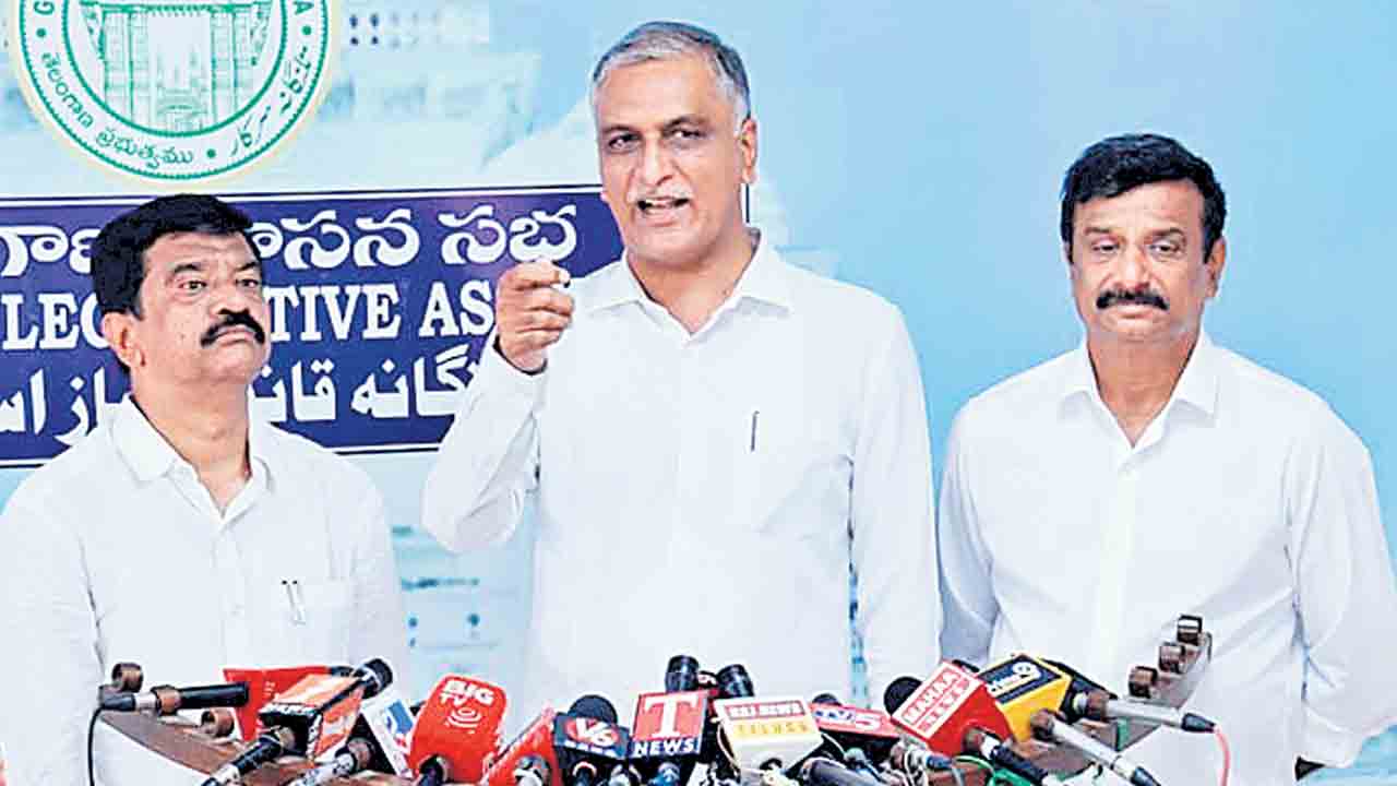 సభ రెండు రోజులేనా?.. మూటలు మోయడం, మాట మార్చడమే రేవంత్‌కు తెలుసు: హరీశ్‌