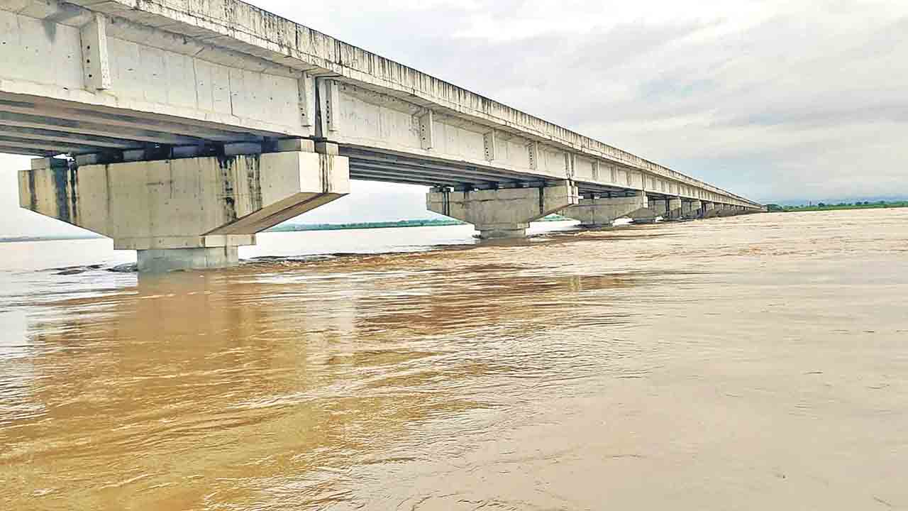 కాళేశ్వరం వద్ద గోదావరి ఉగ్రరూపం