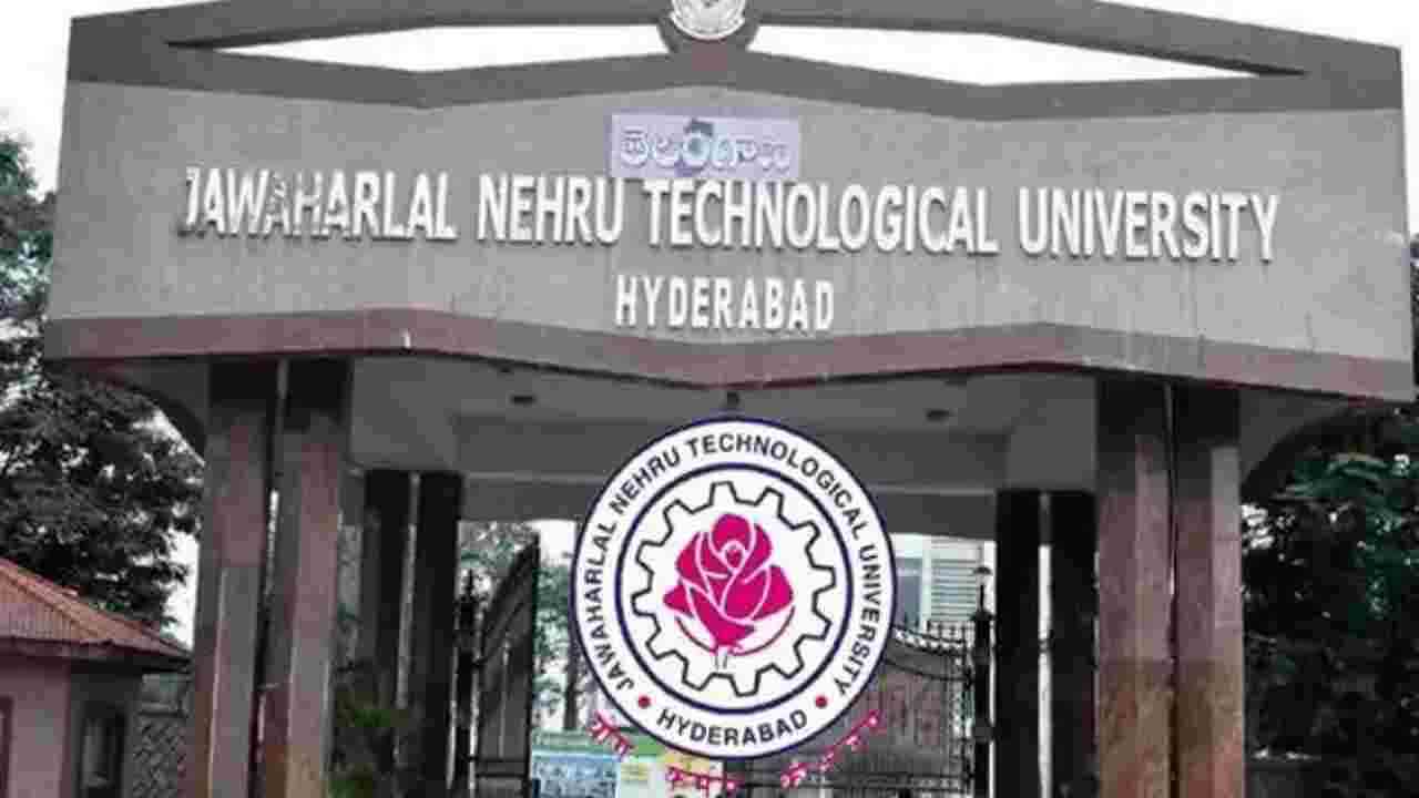 జేఎన్‌టీయూ డైరెక్టర్‌పై చర్యలు తీసుకోండి