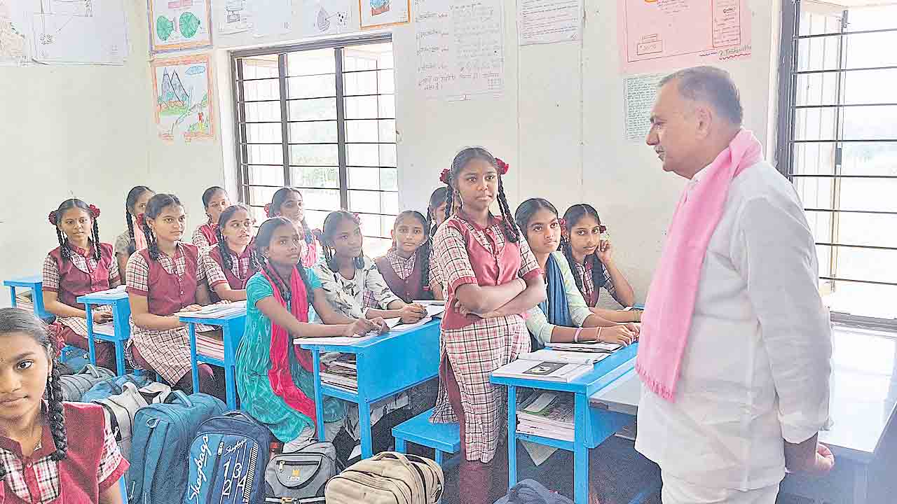 కొరికిశాల కస్తూర్బా పాఠశాల ఖాళీ!